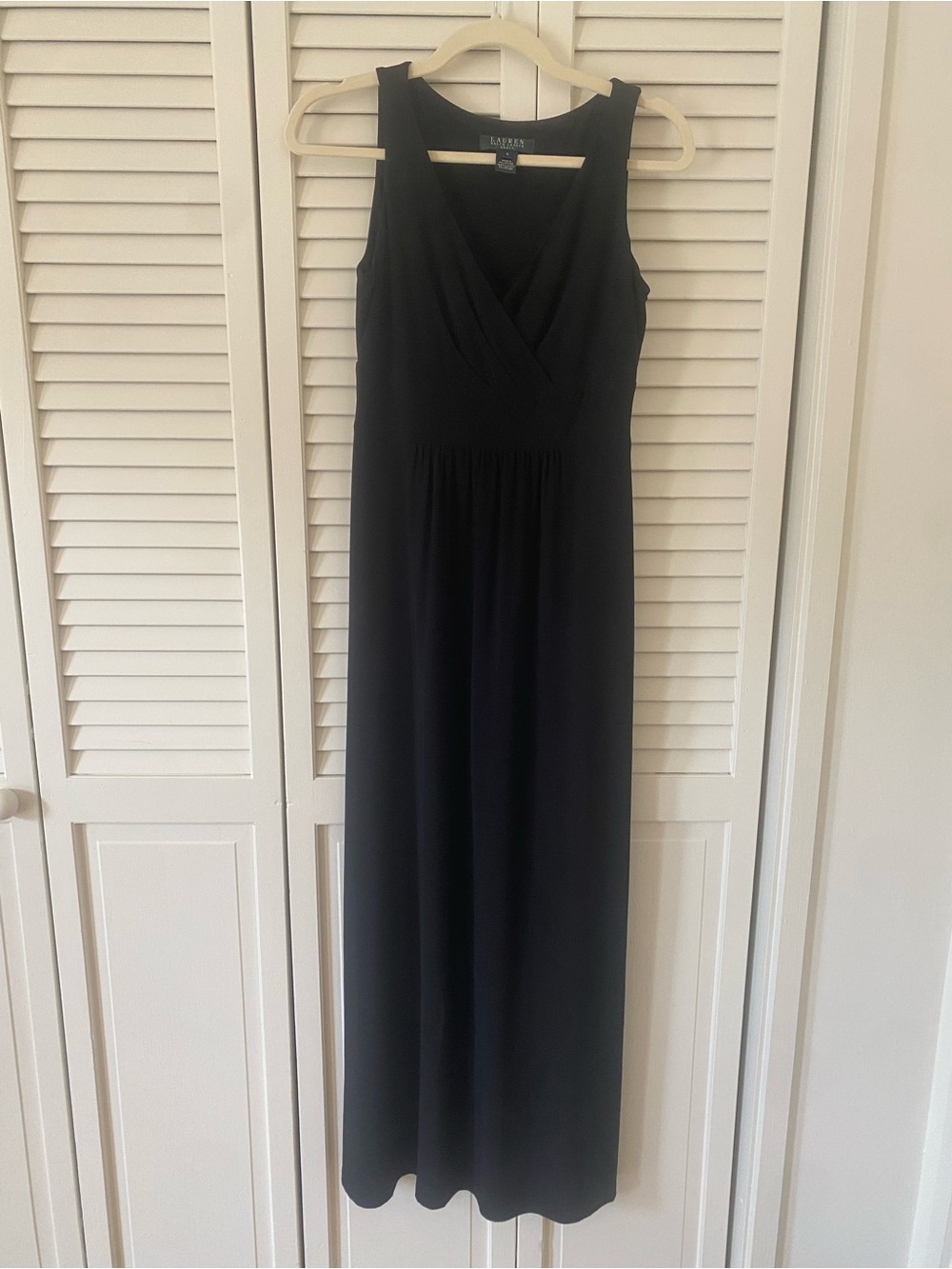 Lauren Ralph Lauren Black Sleeveless V‑Neck Maxi Dress size 4